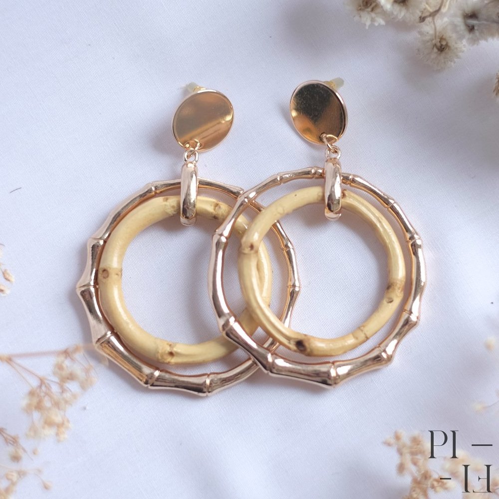NWOT Golden earrings hoops bamboo like textured